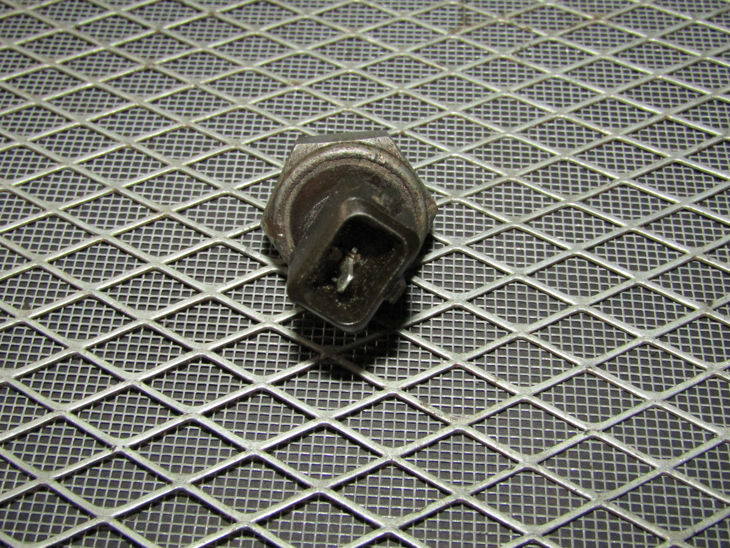 92 93 94 95 BMW 325 OEM Engine Oil Pressure Switch