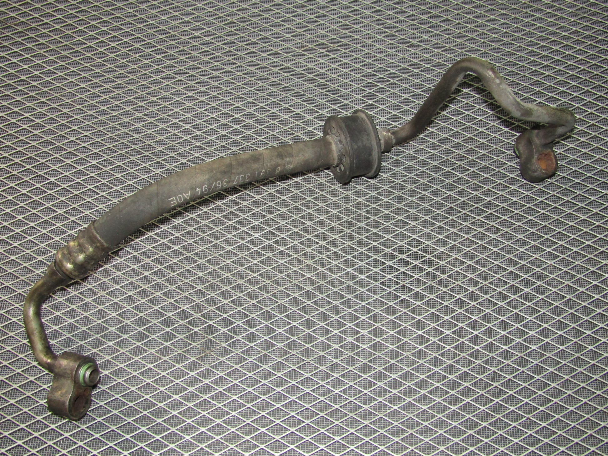 92 93 94 95 BMW 325 OEM A/C Fitting Hose