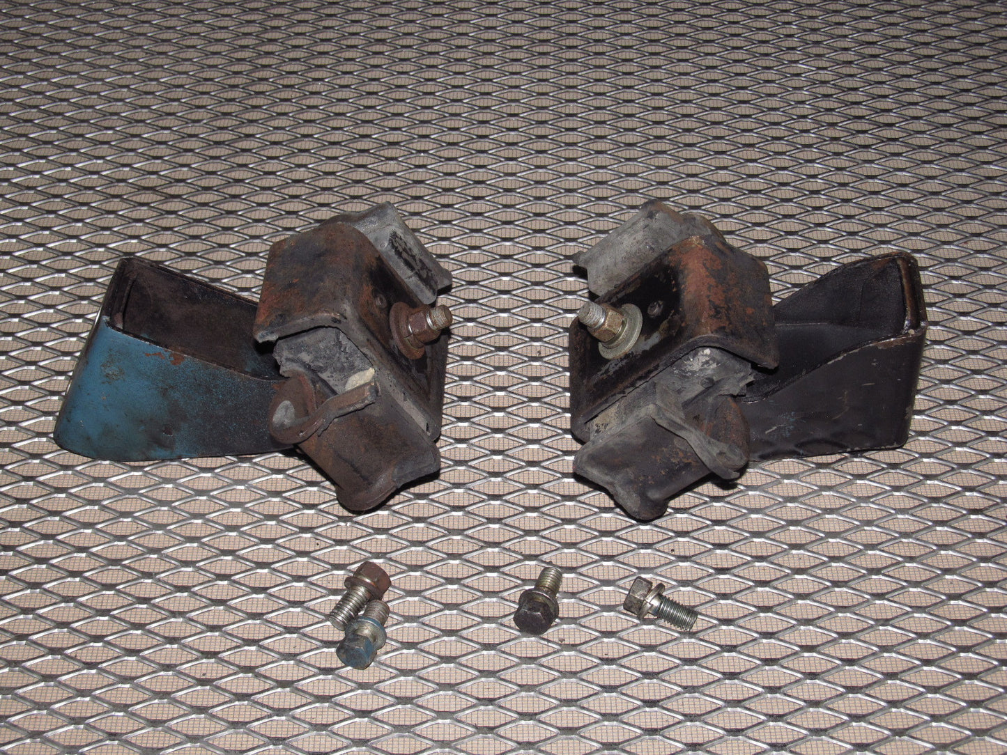 72 73 Datsun 240z OEM Engine Motor Mount & Bracket - Set