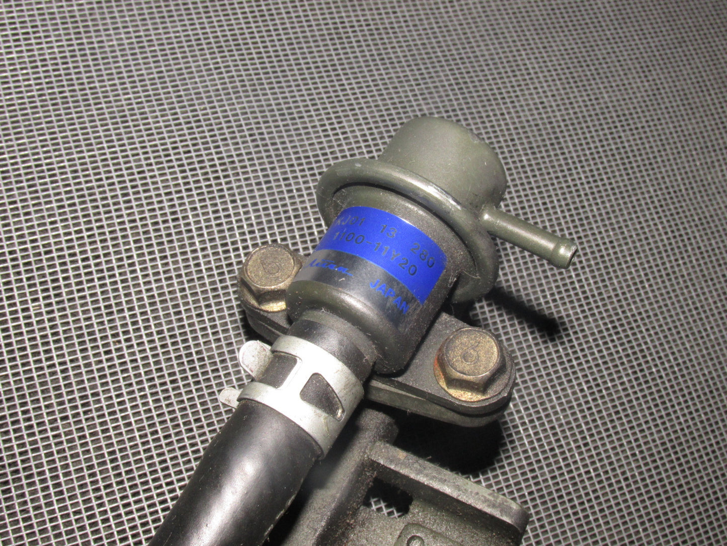 94 95 96 97 Mazda Miata OEM Fuel Rail & Regulator