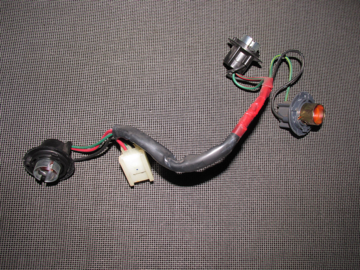 90 91 92 93 94 95 96 Nissan 300zx OEM Tail Light Bulb Socket