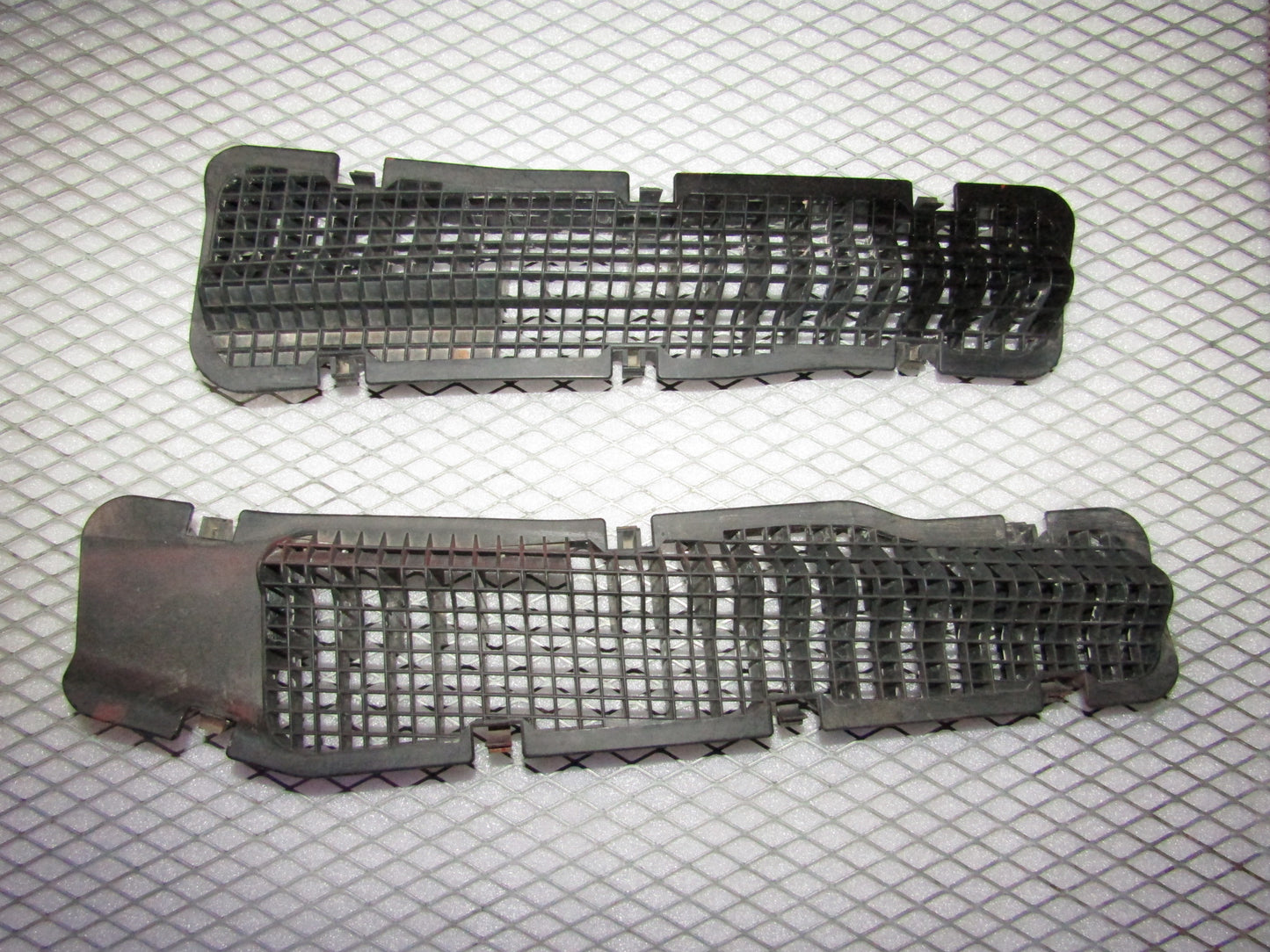 94 95 96 Mitsubishi 3000GT OEM Exterior Wiper Drain Cowl Vent