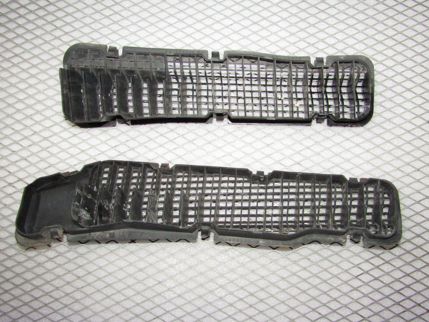 94 95 96 Mitsubishi 3000GT OEM Exterior Wiper Drain Cowl Vent