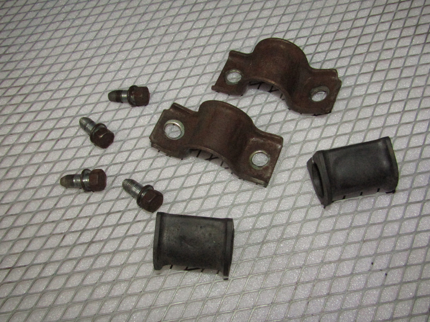 94 95 96 Mitsubishi 3000GT OEM Front Stabilizer Bar Mounting Bracket & Bushing
