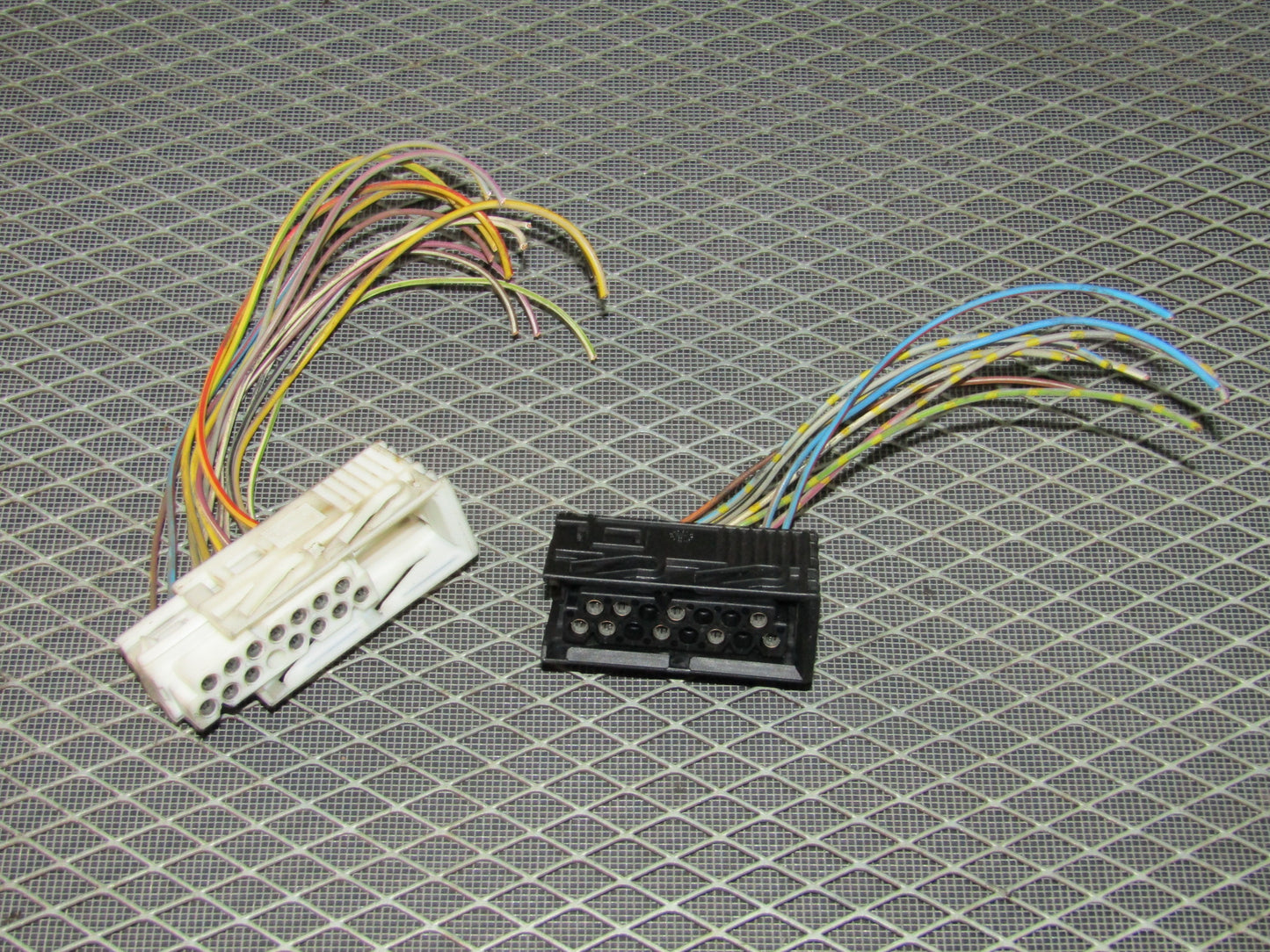 92 93 94 95 BMW 325 OEM Control Module Pigtail Harness - 61.35-1 387 620
