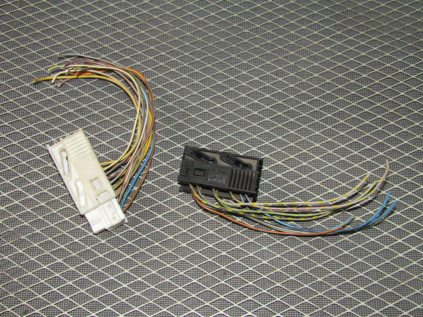92 93 94 95 BMW 325 OEM Control Module Pigtail Harness - 61.35-1 387 620
