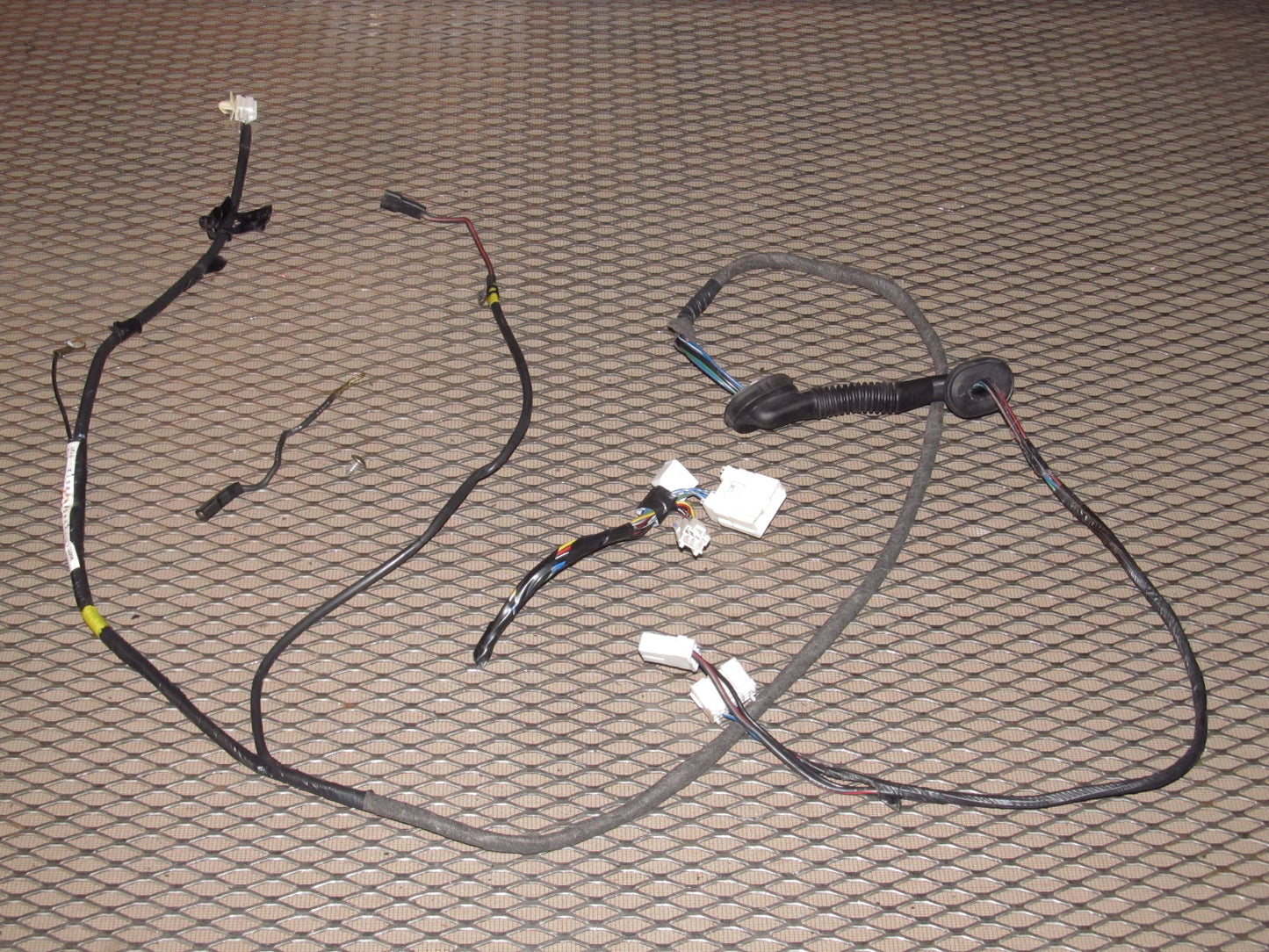 94 95 96 97 Mitsubishi 3000GT OEM Hatch Defroster Wiring Harness