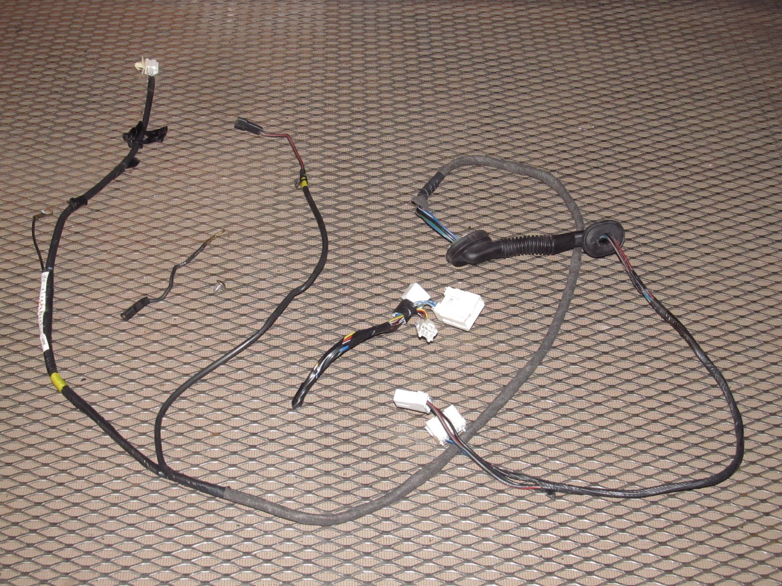 94 95 96 97 Mitsubishi 3000GT OEM Hatch Defroster Wiring Harness