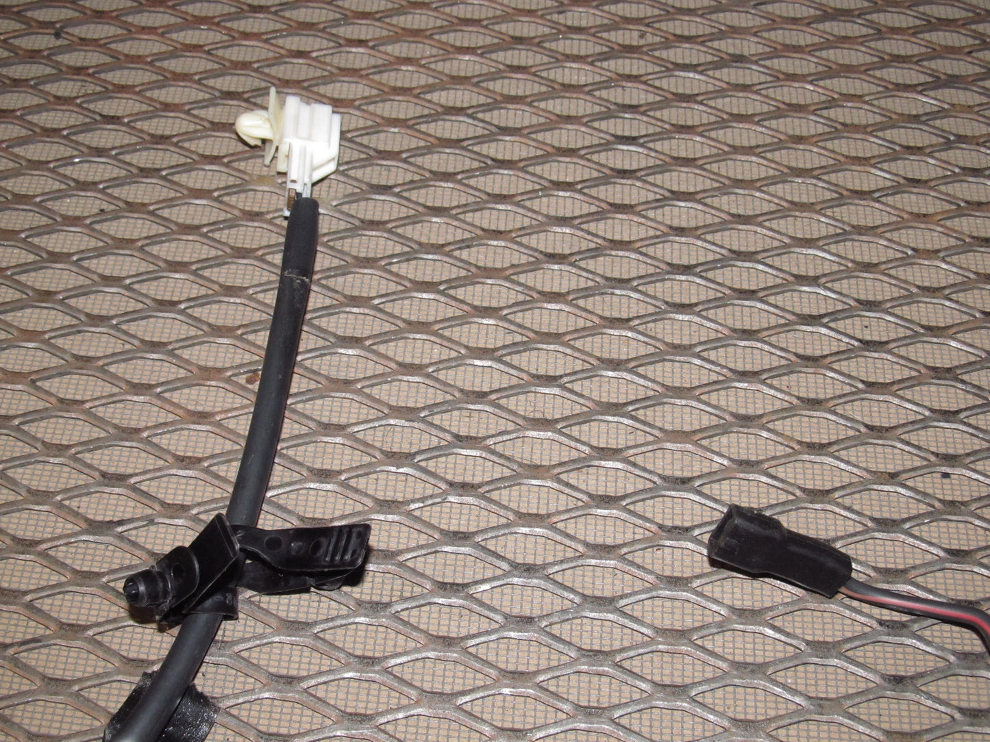 94 95 96 97 Mitsubishi 3000GT OEM Hatch Defroster Wiring Harness
