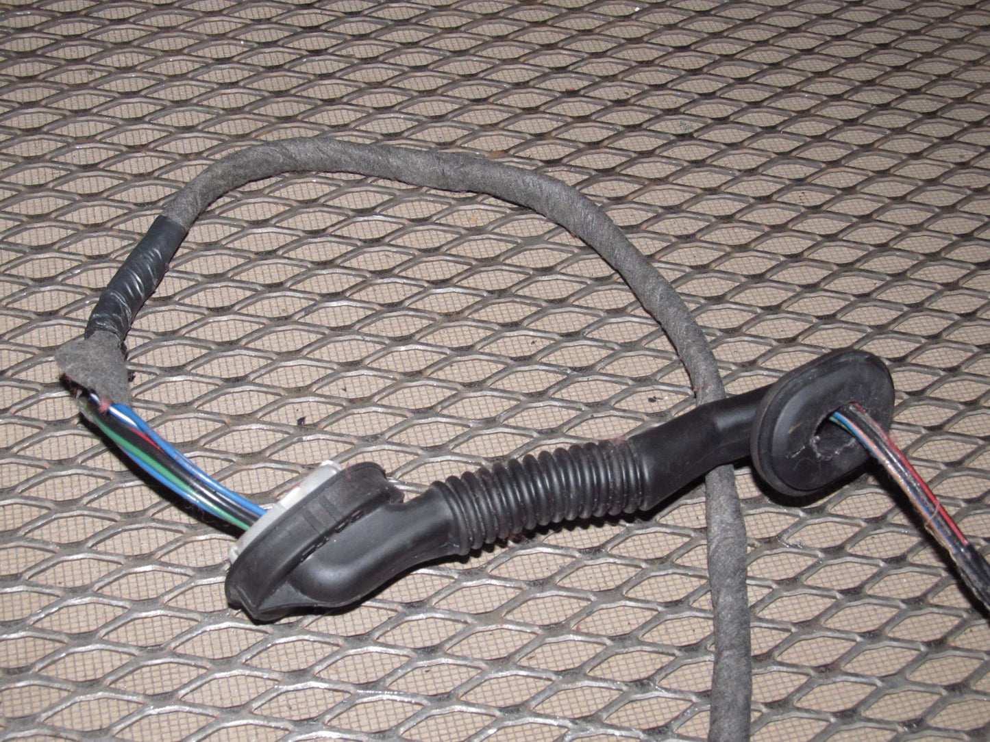 94 95 96 97 Mitsubishi 3000GT OEM Hatch Defroster Wiring Harness