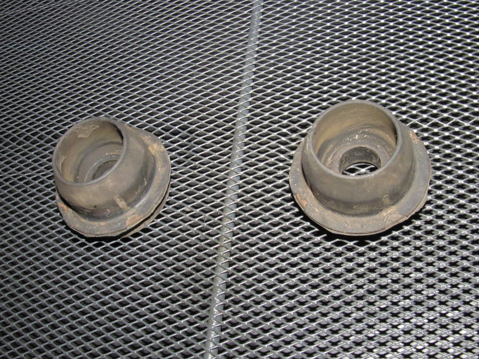 94 95 96 97 98 99 Toyota Celica OEM Lower Radiator Mounting Bushing