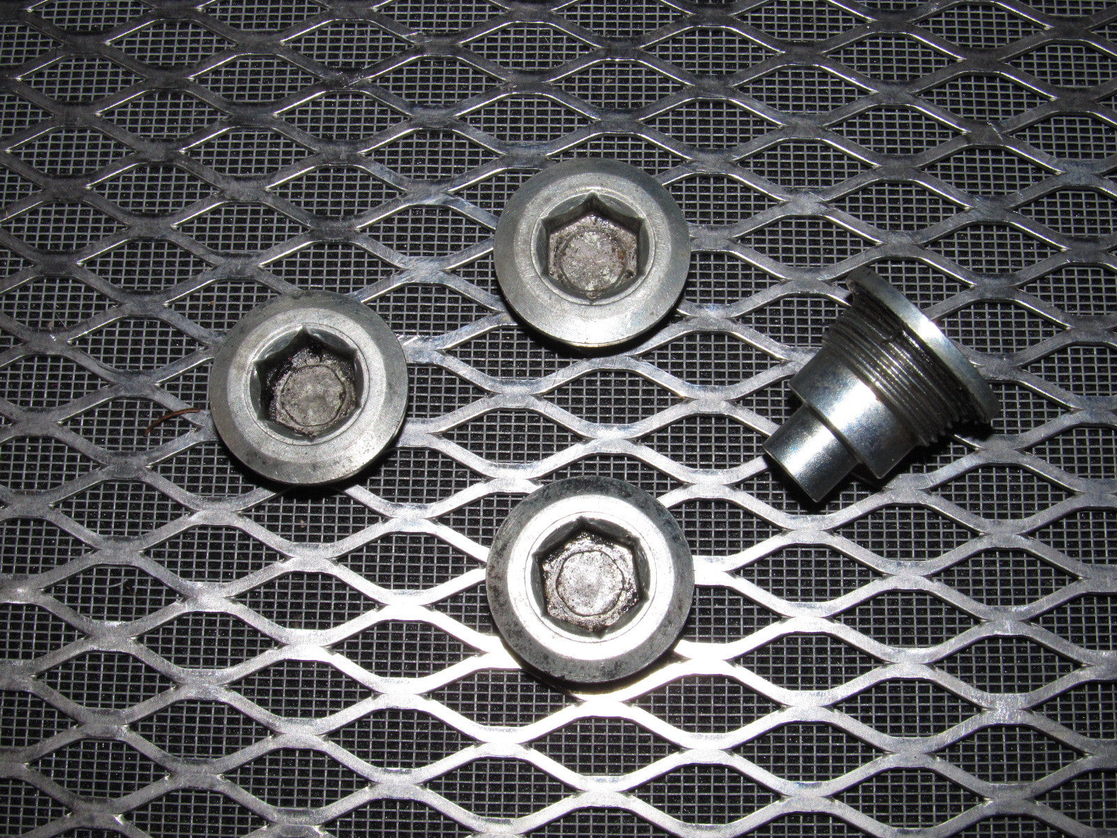 89 90 91 92 Toyota Supra OEM 7M-GE Cylinder Head Drain Plug