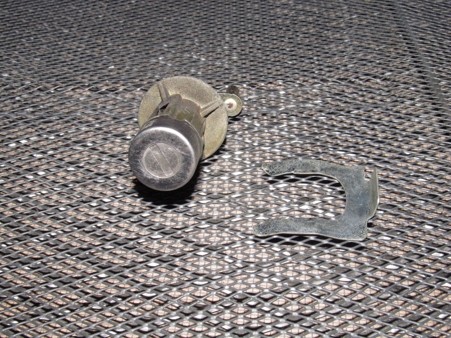 97 98 99 Mitsubishi Eclipse OEM Hatch Trunk Lock Tumbler