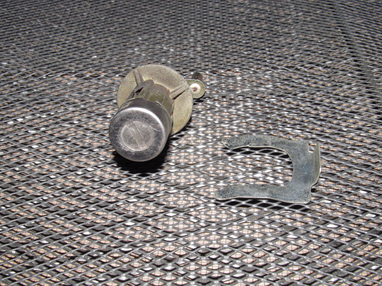 97 98 99 Mitsubishi Eclipse OEM Hatch Trunk Lock Tumbler