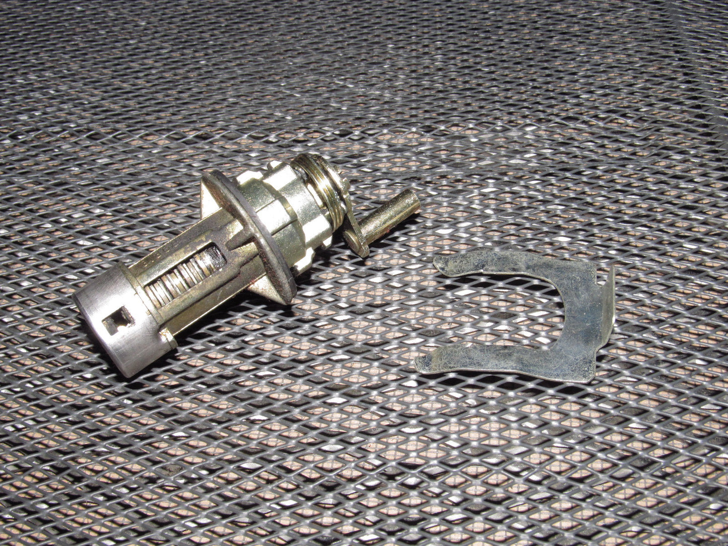 97 98 99 Mitsubishi Eclipse OEM Hatch Trunk Lock Tumbler