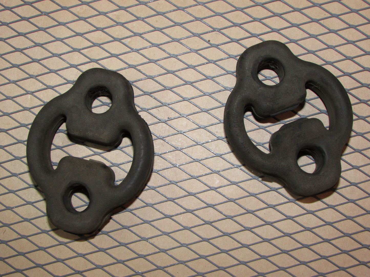 79 80 81 82 83 Datsun 280zx OEM Exhaust Muffler Rubber Hanger