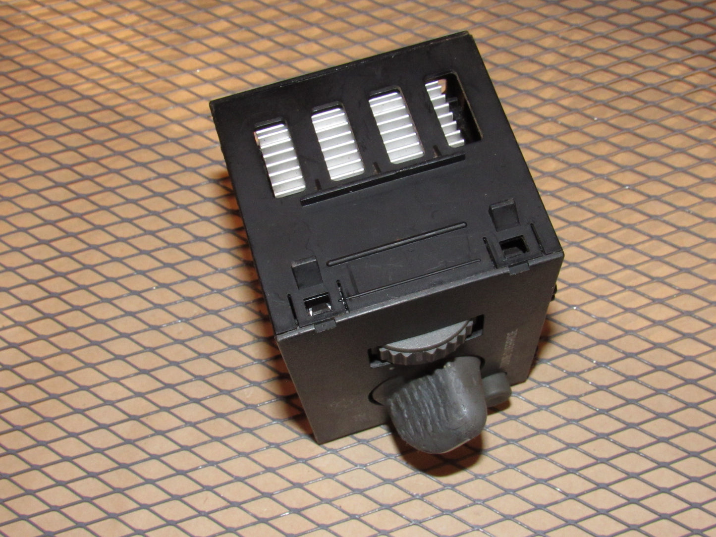 95 96 97 98 99 Chevrolet Suburban OEM Headlight & Dash Light illumination Dimmer Switch