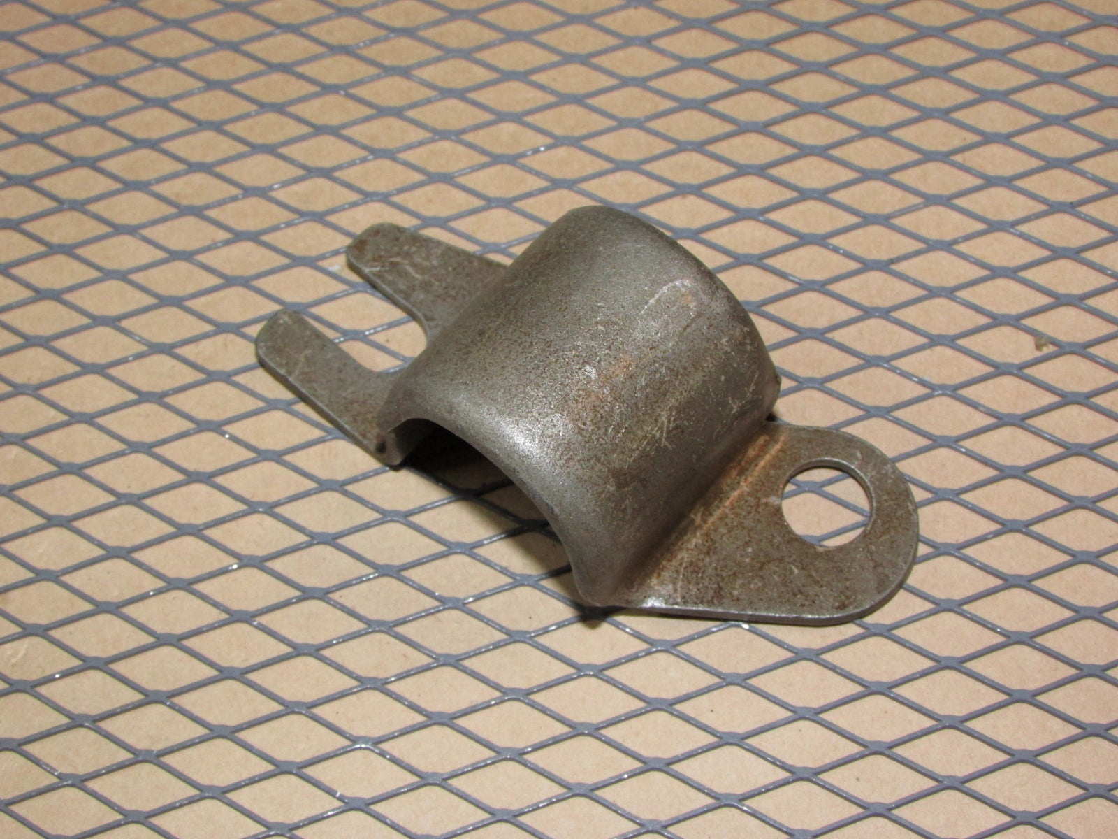 79 80 81 82 83 Datsun 280zx OEM Front Stabilizer Bar Mounting Bracket