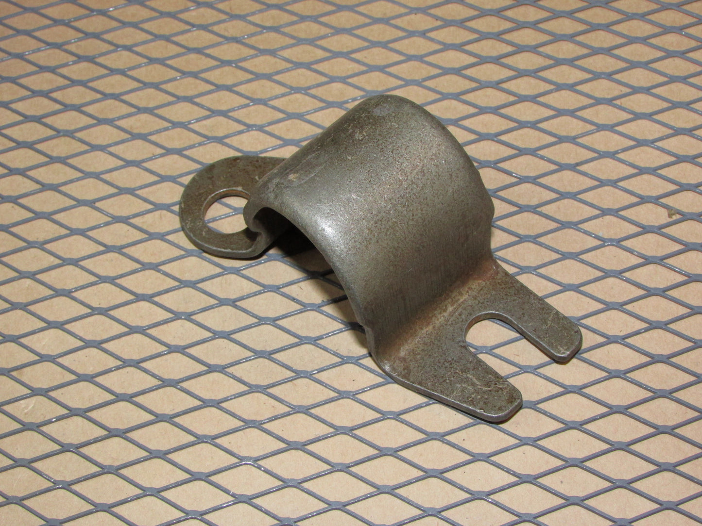 79 80 81 82 83 Datsun 280zx OEM Front Stabilizer Bar Mounting Bracket