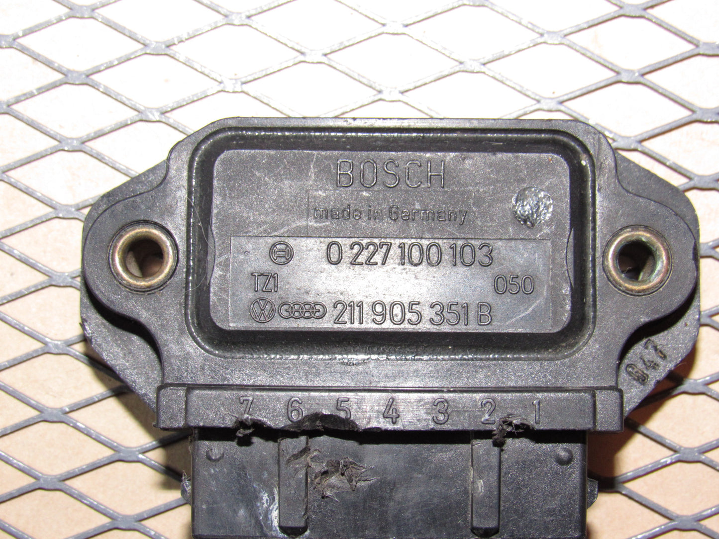 83-91 Volkswagen Vanagon OEM Ignition Control Module Igniter