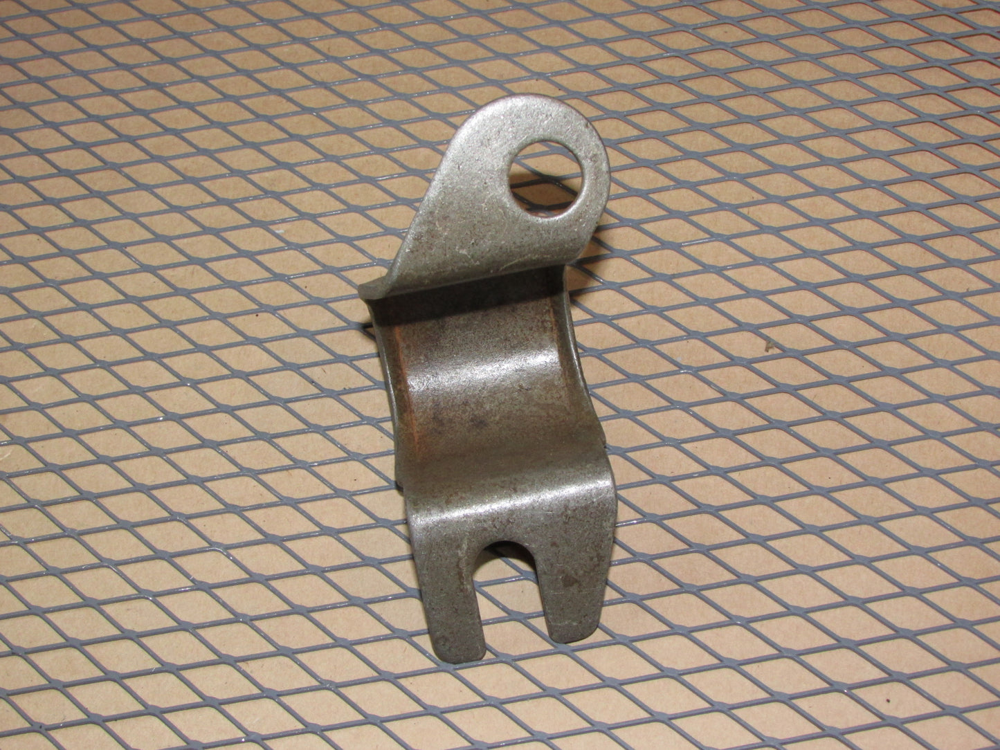 79 80 81 82 83 Datsun 280zx OEM Front Stabilizer Bar Mounting Bracket