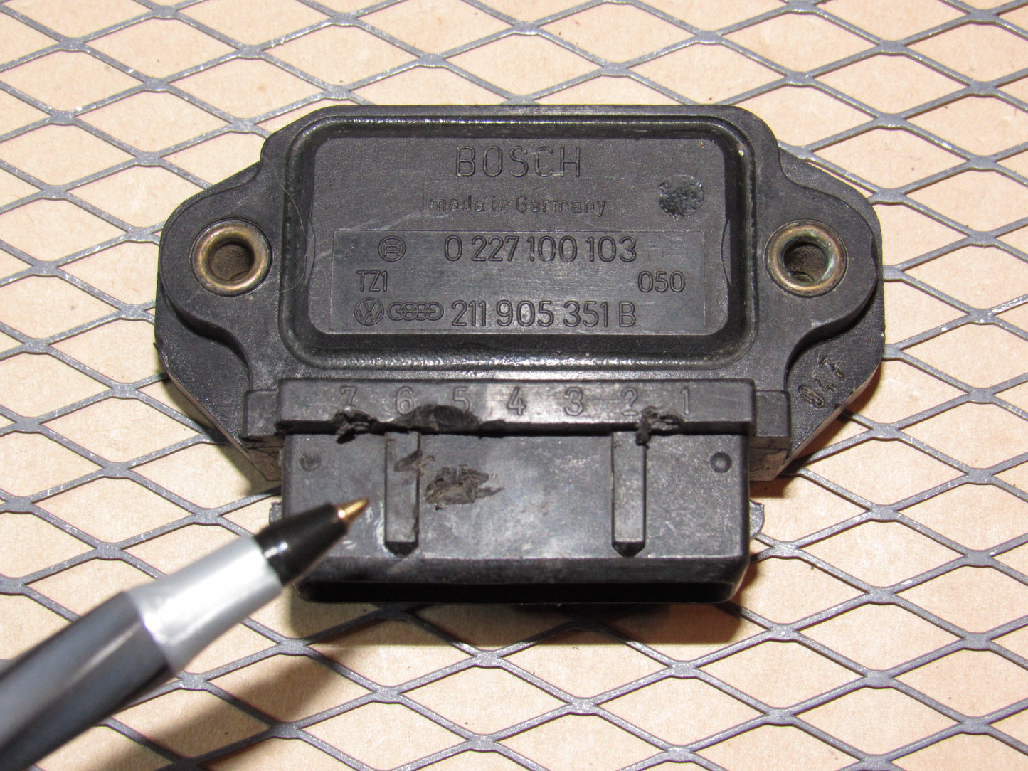 83-91 Volkswagen Vanagon OEM Ignition Control Module Igniter