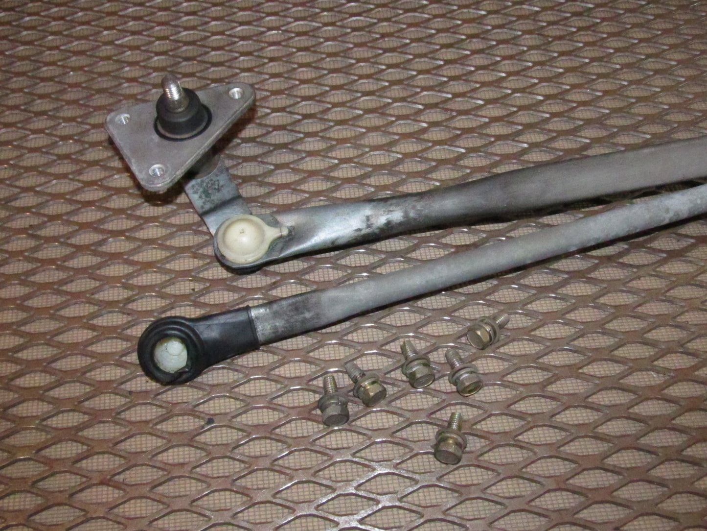94 95 96 97 Mitsubishi 3000GT OEM Front Wiper Linkage