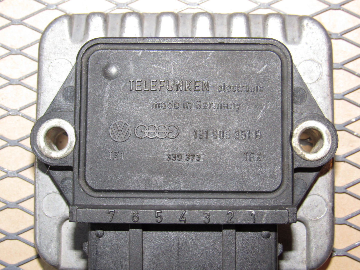 81 82 83 Audi 4000 OEM Ignition Control Module Igniter