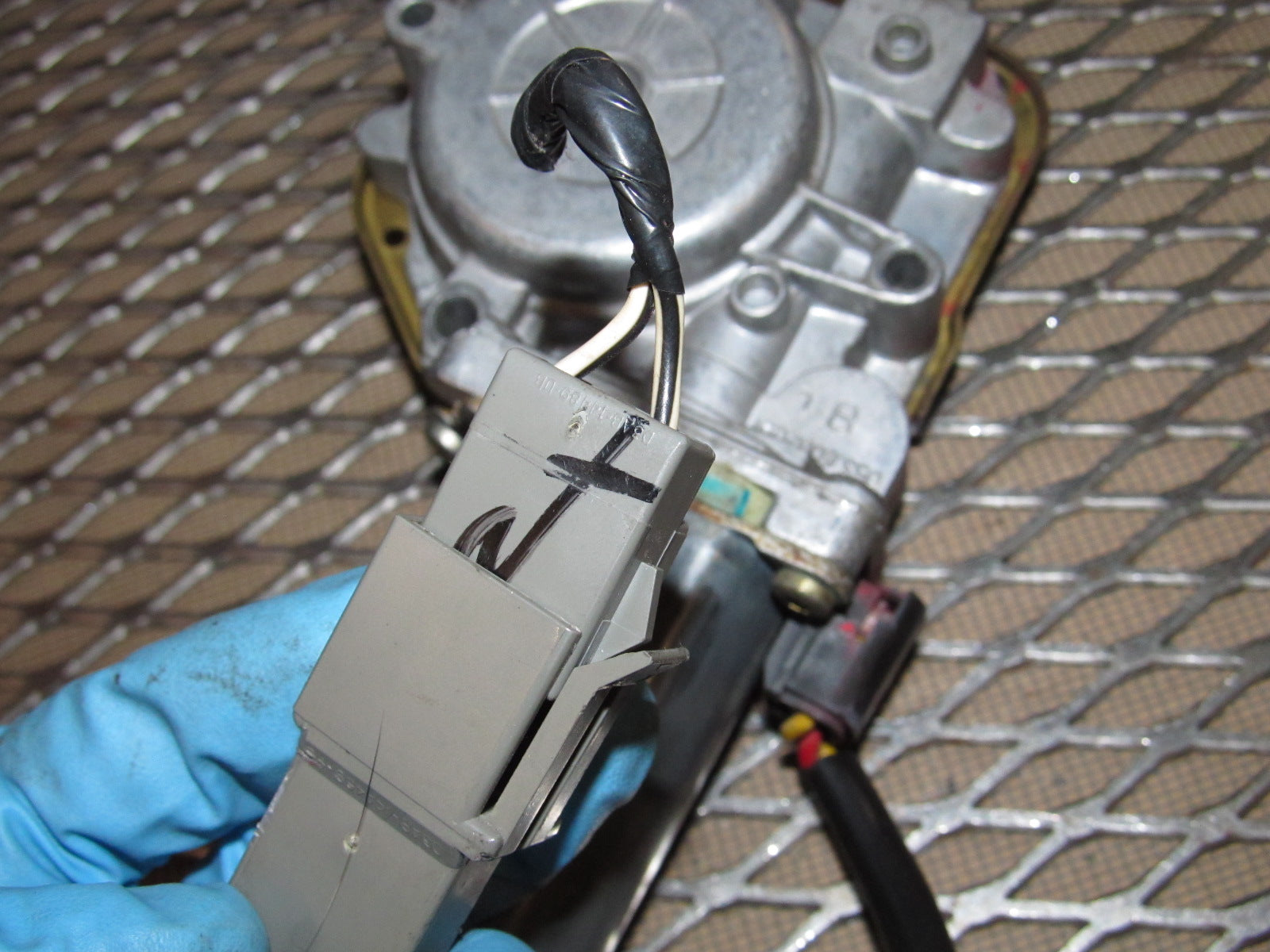 9904 Ford Mustang OEM Power Window Motor Pigtail Harness Left