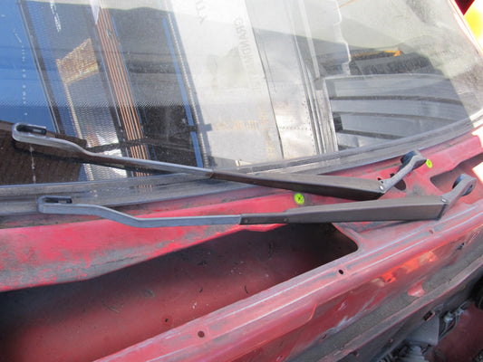 94 95 96 97 Mitsubishi 3000GT OEM Front Wiper Arm - Set