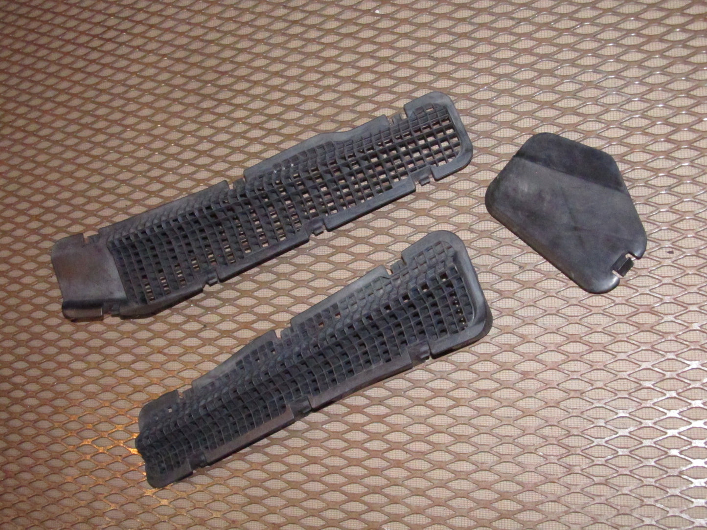 94 95 96 97 Mitsubishi 3000GT OEM Front Wiper Drain Vent Cowl Panel Cover