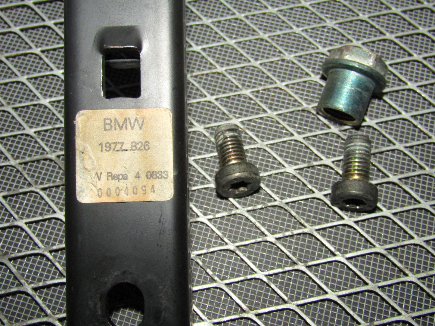 92 93 94 95 BMW 325 Sedan OEM Front Seat Belt Mounting Adjust - Right