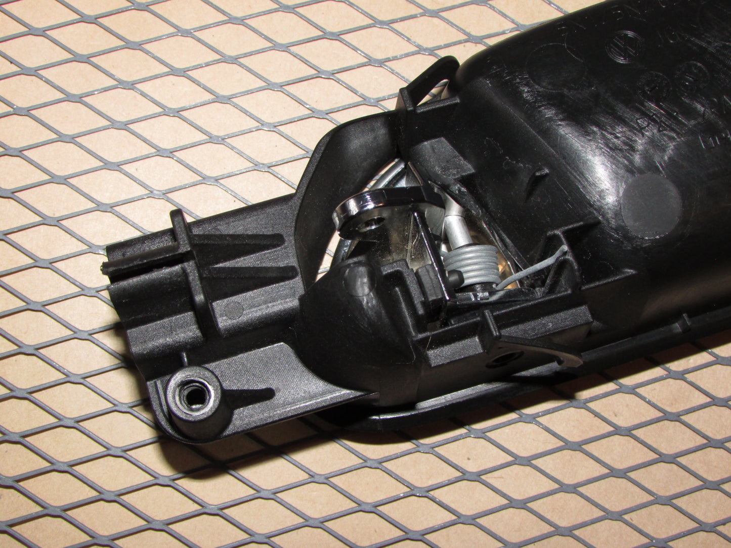 09-16 Volkswagen Tiguan OEM Front Interior Door Handle - Right