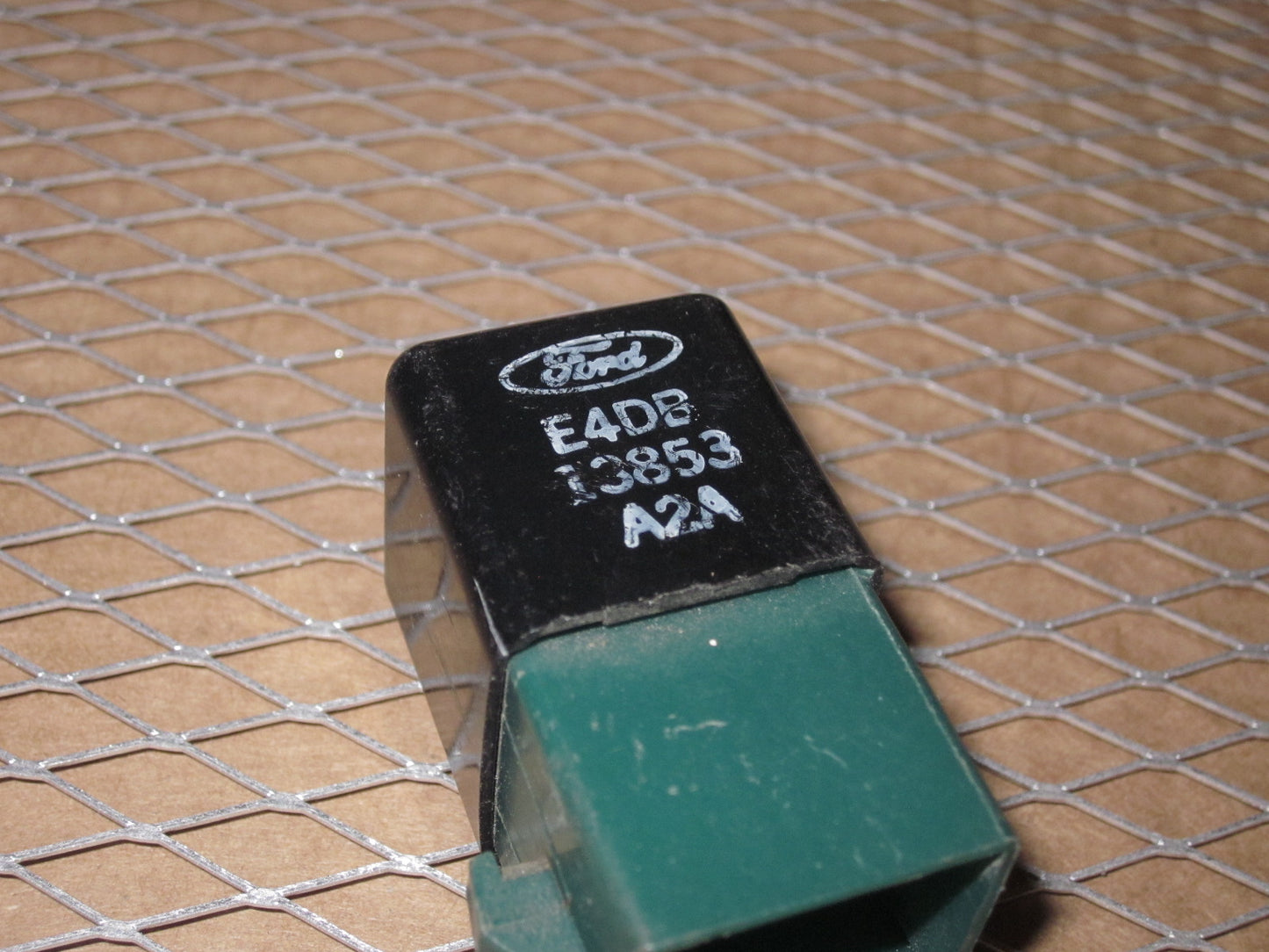 Ford Relay E4DB 13853 A2A