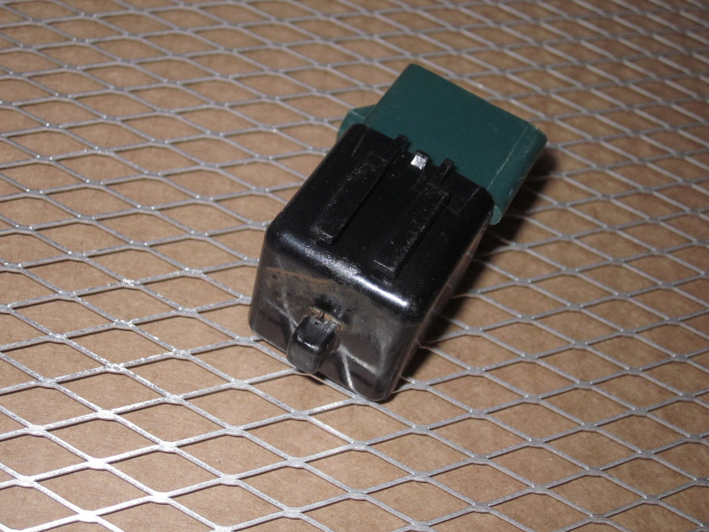 Ford Relay E4DB 13853 A2A