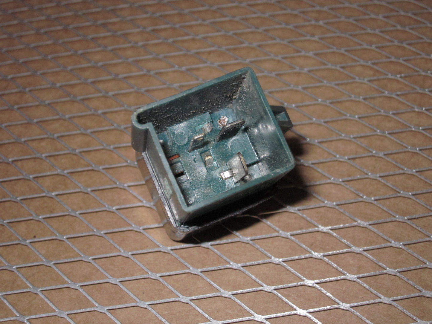 Ford Relay E4DB 13853 A2A