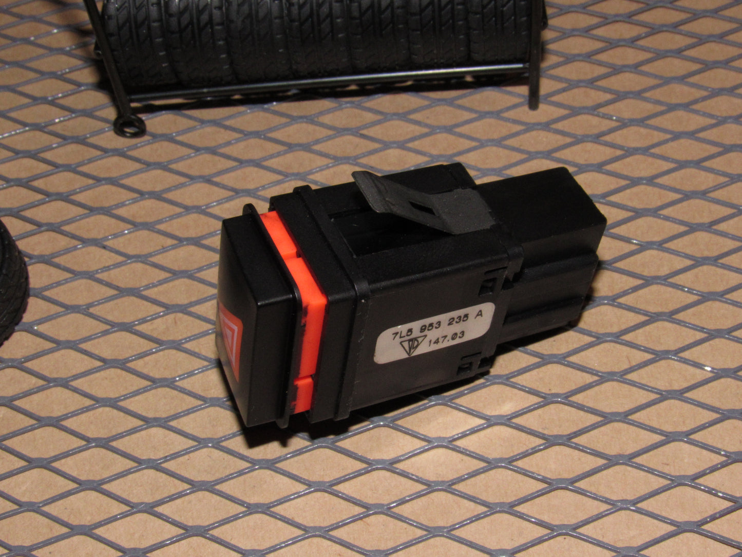 03 04 05 06 07 08 09 10 Porsche Cayenne OEM Hazard Light Switch