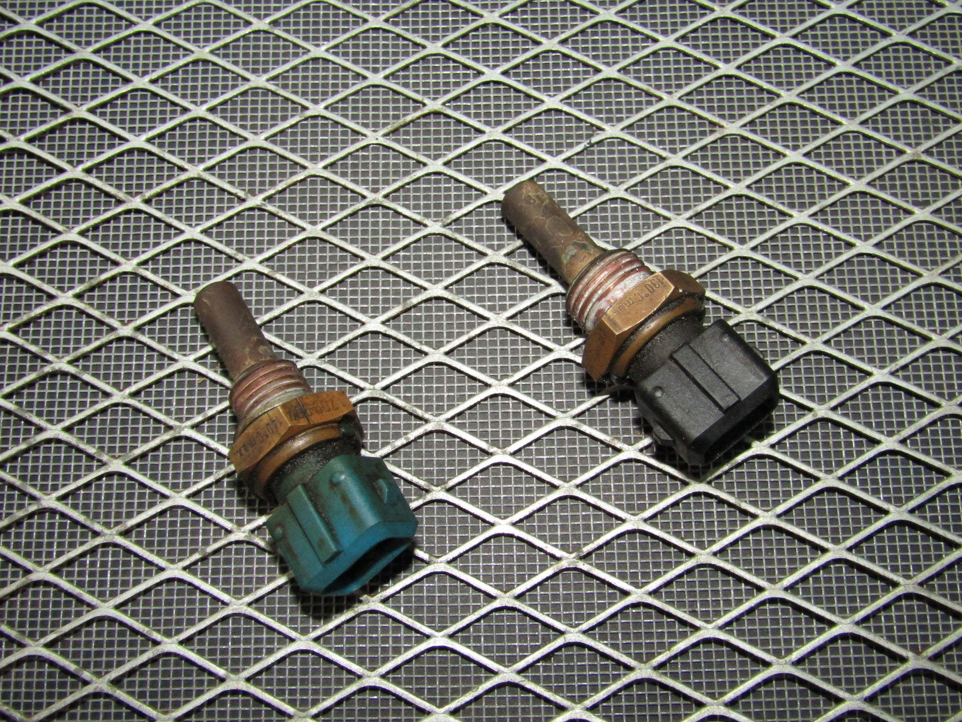 92 93 94 95 BMW 325 OEM Engine Coolant Temperature Sensor
