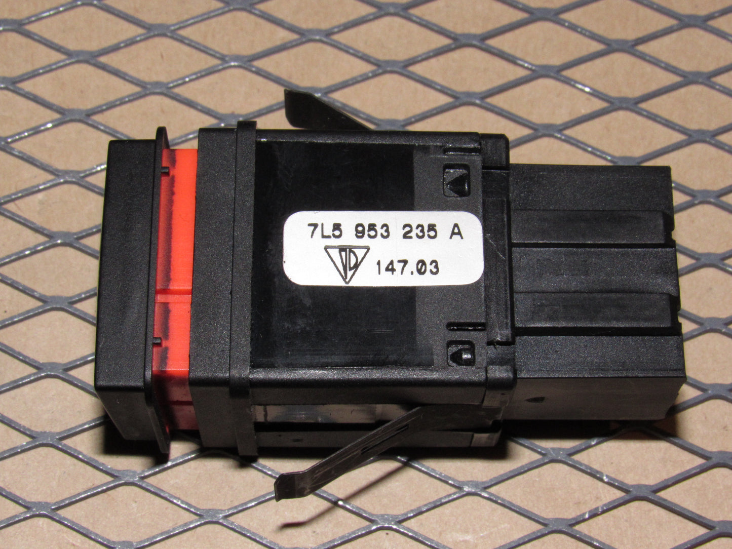 03 04 05 06 07 08 09 10 Porsche Cayenne OEM Hazard Light Switch