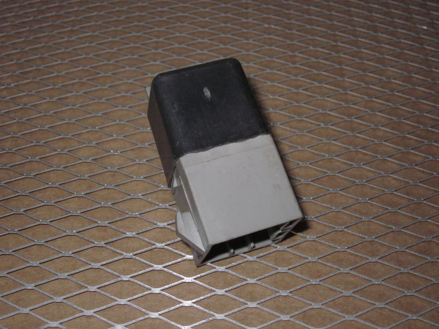 Ford Relay E5VB13A025AA