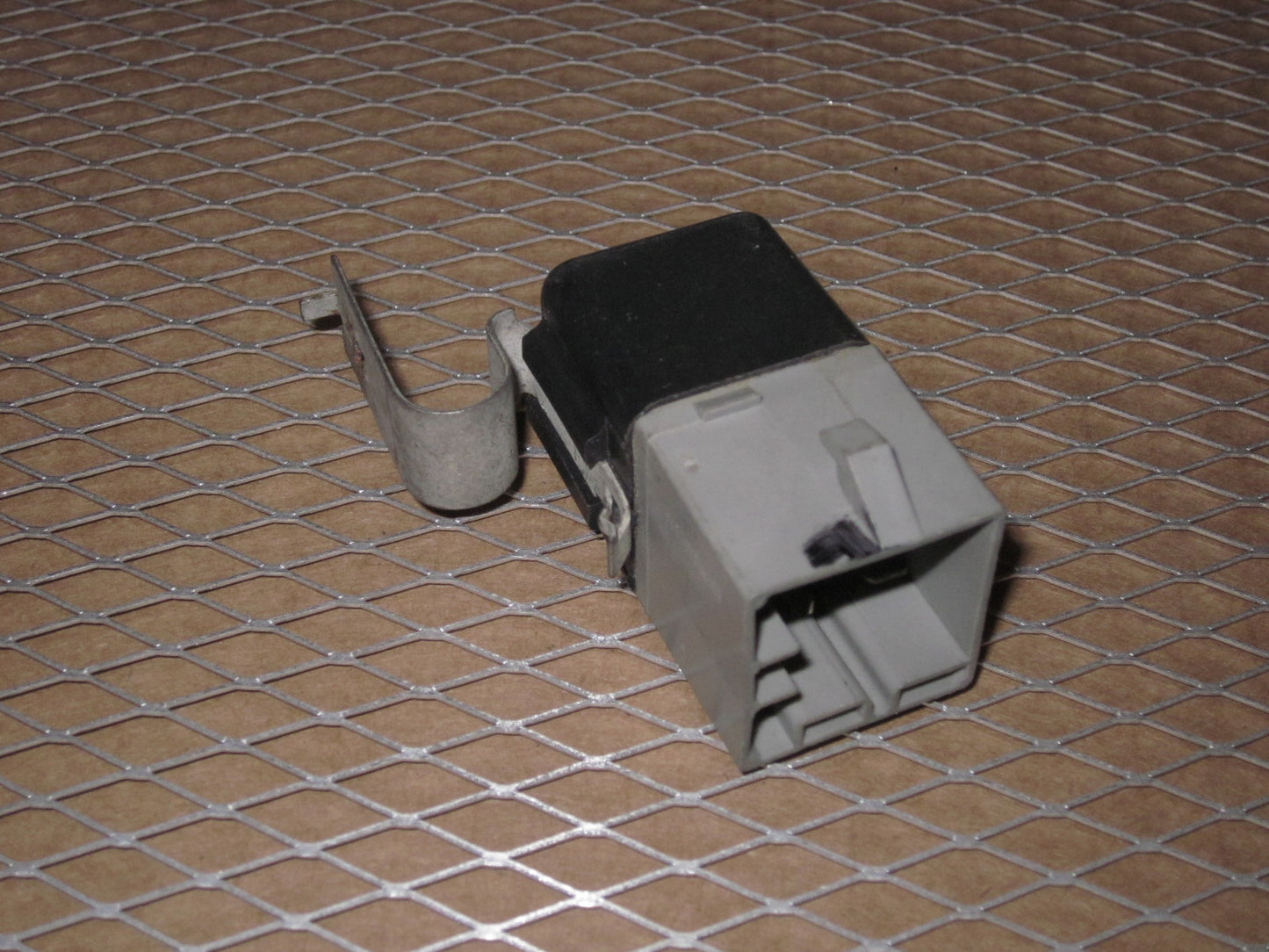 Ford Relay E5VB13A025AA