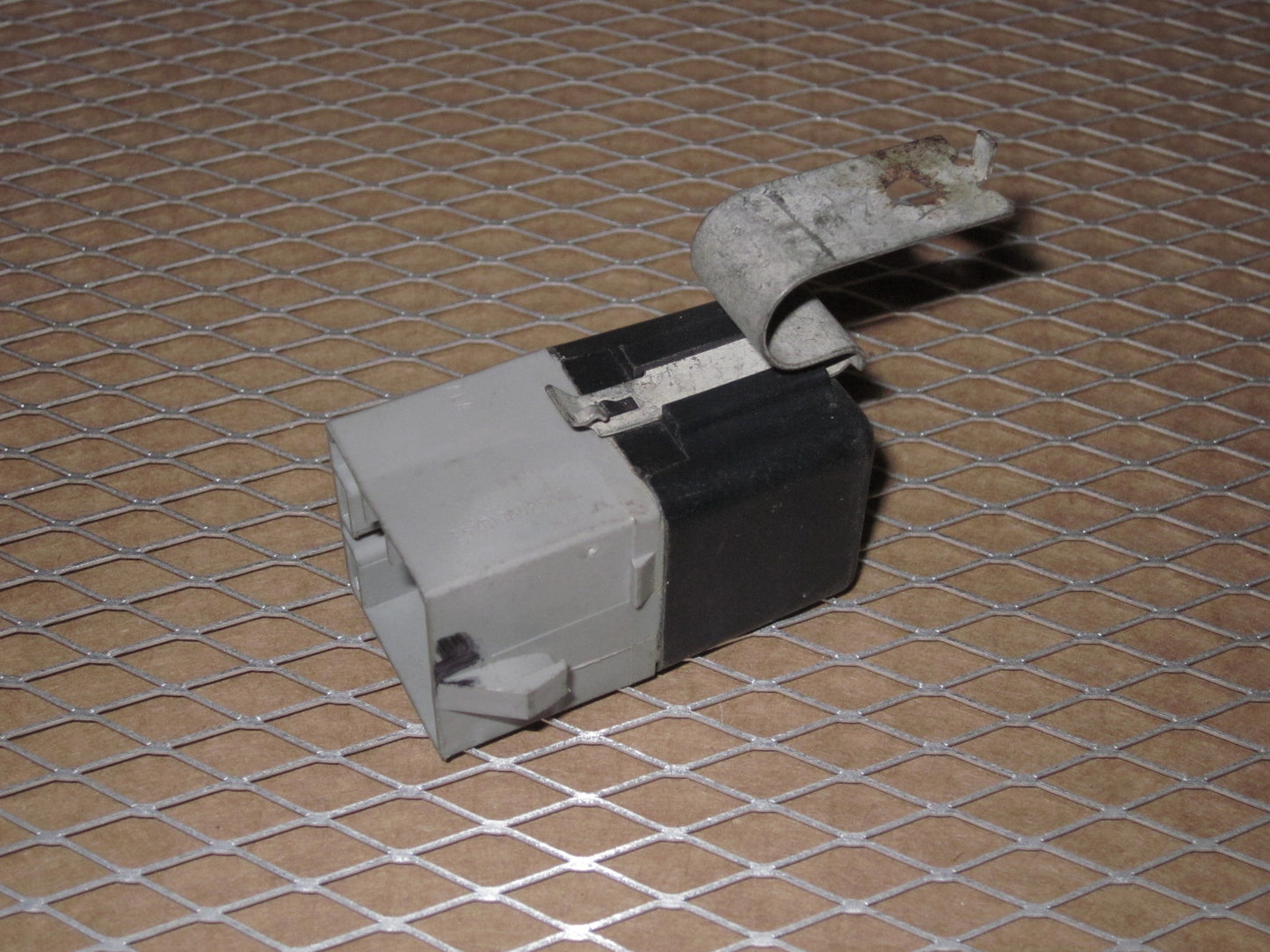Ford Relay E5VB13A025AA