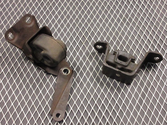 92 93 Lexus ES300 OEM Muffler Mount & Hanger