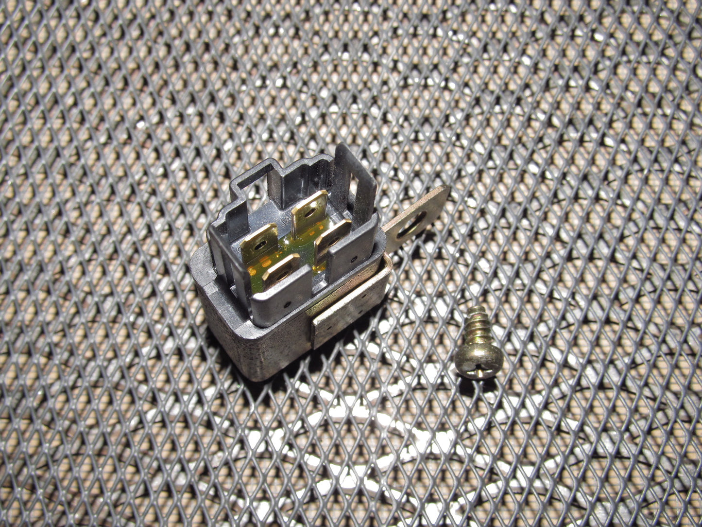 89 90 91 Mazda RX7 OEM Relay G4L-1125T