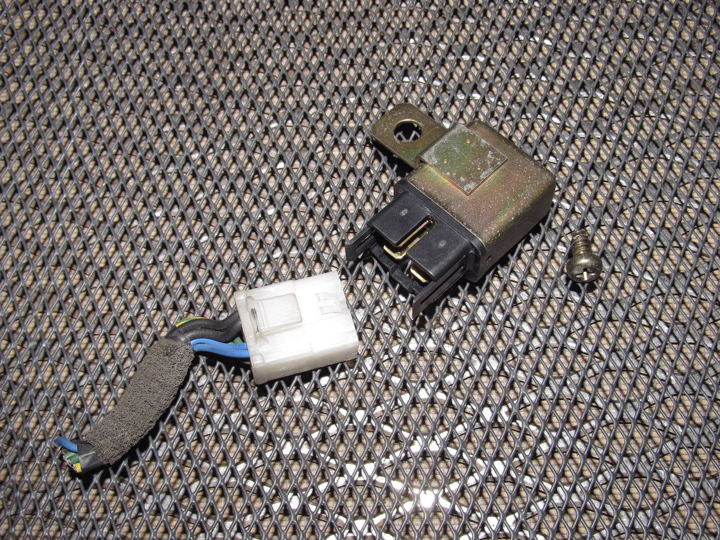 89 90 91 Mazda RX7 OEM Relay G4L-1125T