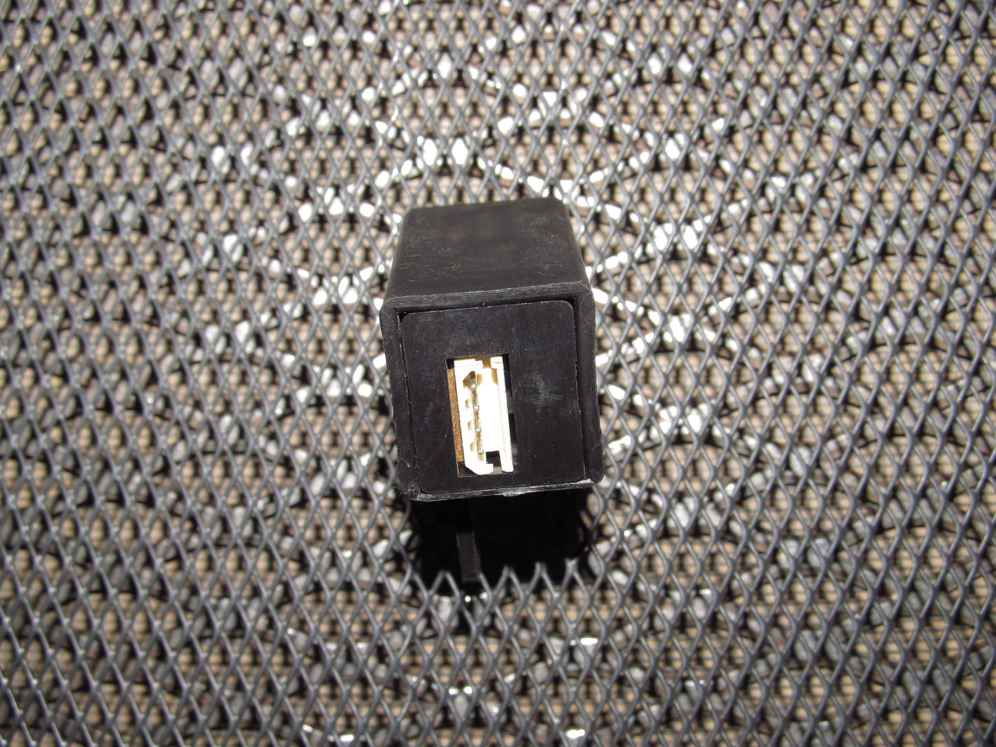 89 90 91 Mazda RX7 OEM Relay T24 33 020