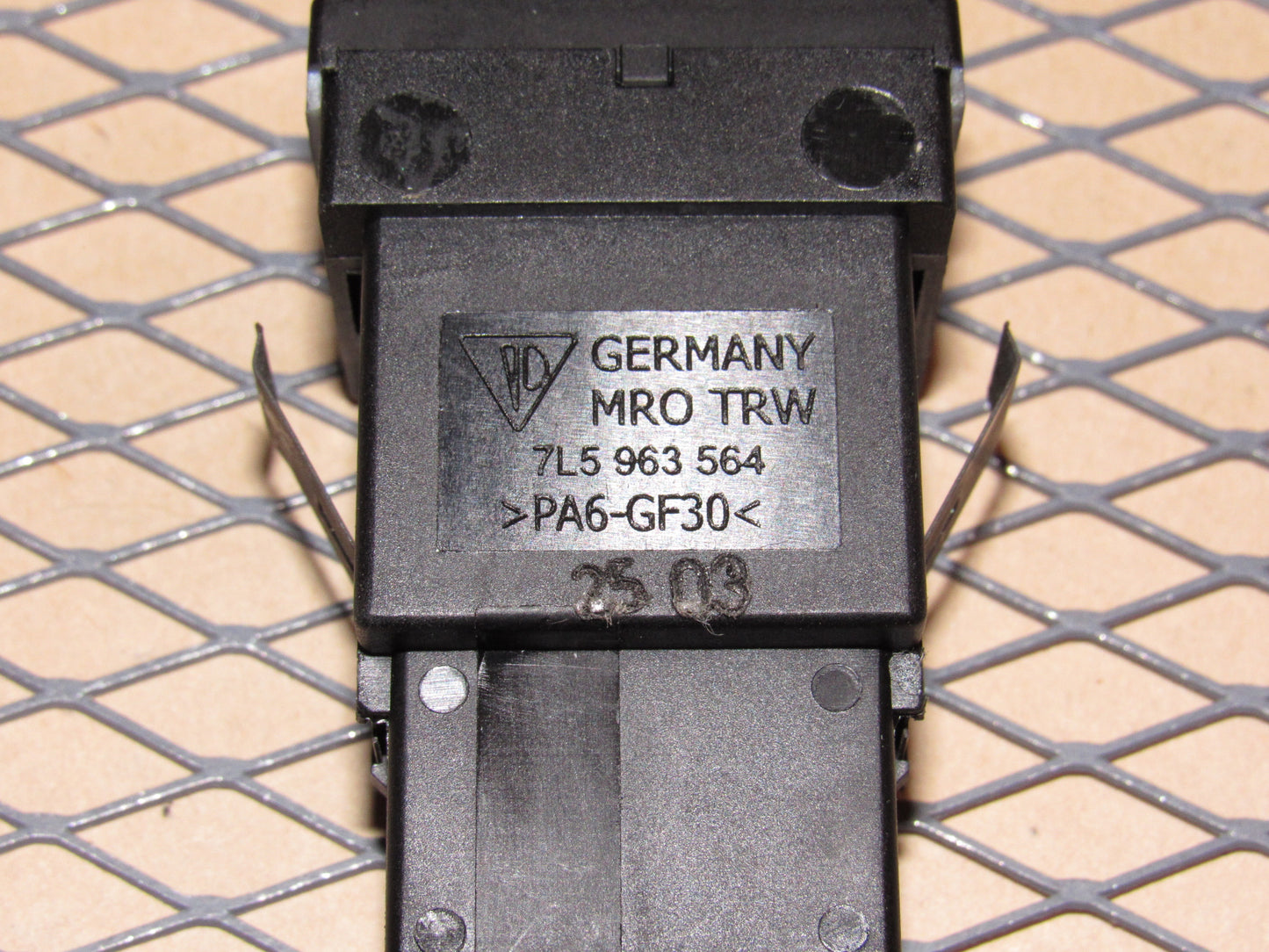 03 04 05 06 07 08 09 10 Porsche Cayenne OEM Front Heated Seat Switch - Right