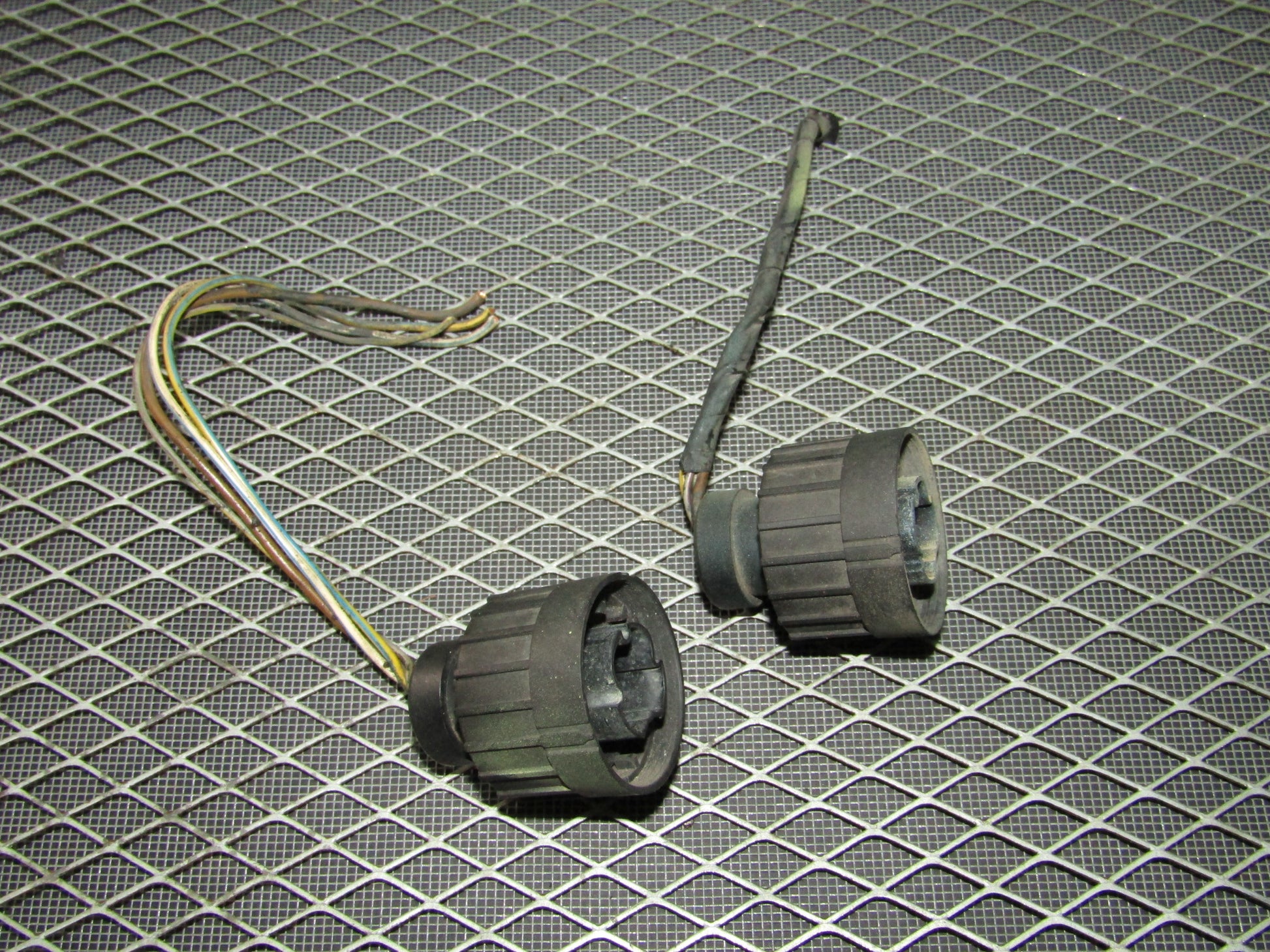 92 93 94 95 BMW 325 OEM Headlight Pigtail Harness