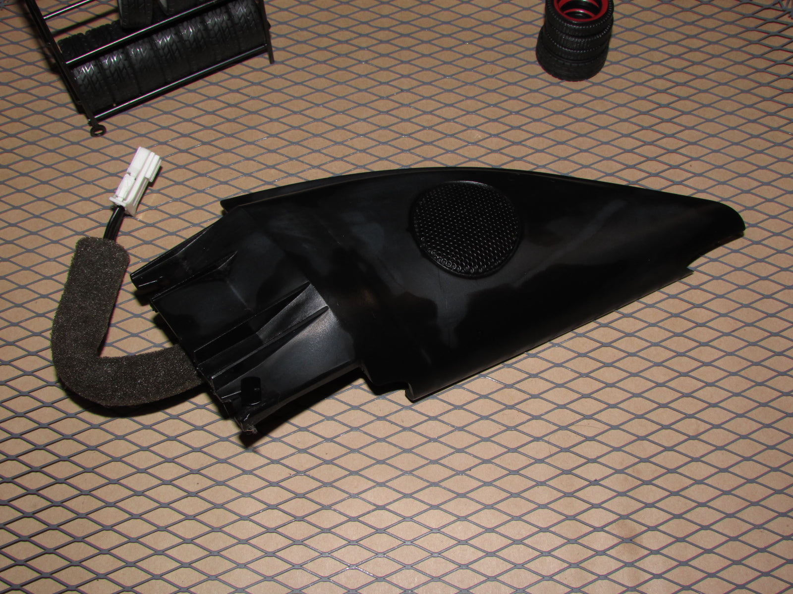 99-05 Volkswagen Passat OEM Front Interior Tweeter Speaker & Cover Trim - Right