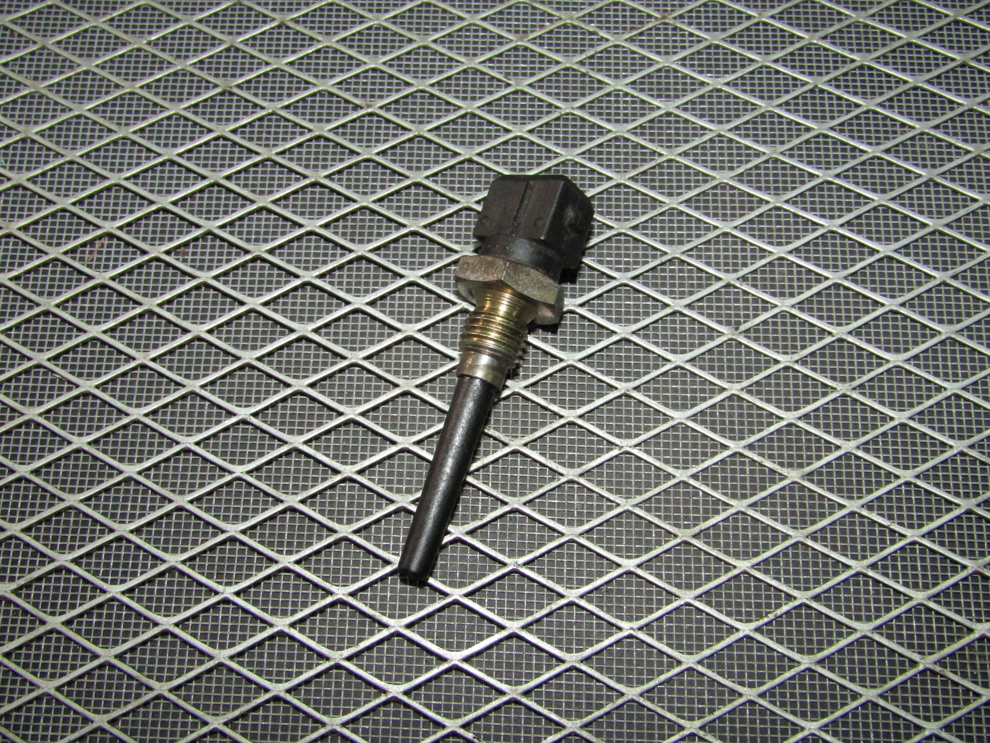 92 93 94 95 BMW 325 OEM Intake Manifold Air Temperature Sensor